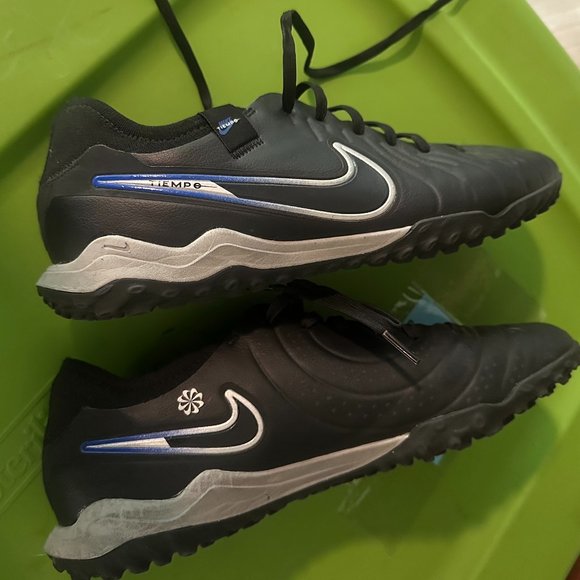 Nike Men\'s Hyper Venom Soccer Cleats, soft ground, Used, Size: 9.5, No tears main image 5